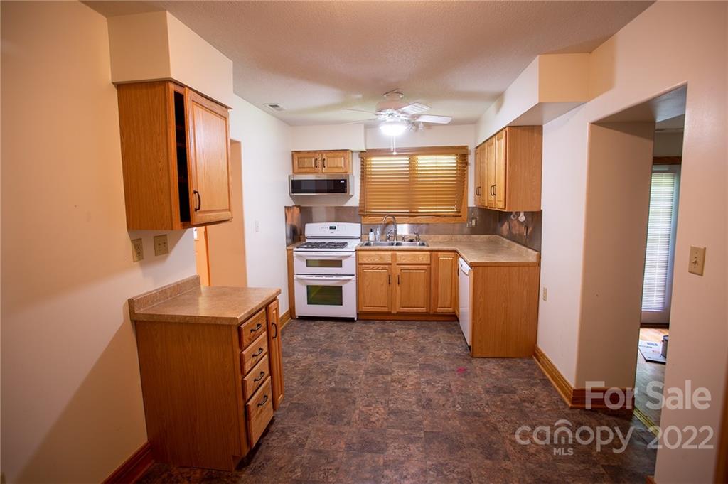 462 Governors View Road Asheville, NC 28805 - Photo 10 of 19 Gallery Image 10
