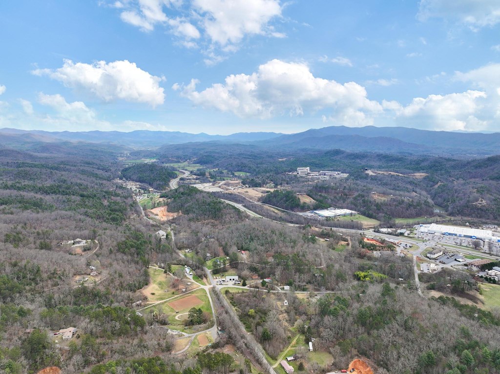 1304 Pleasant Valley Road Murphy, NC 28906 - Photo 9 of 15 Gallery Image 9