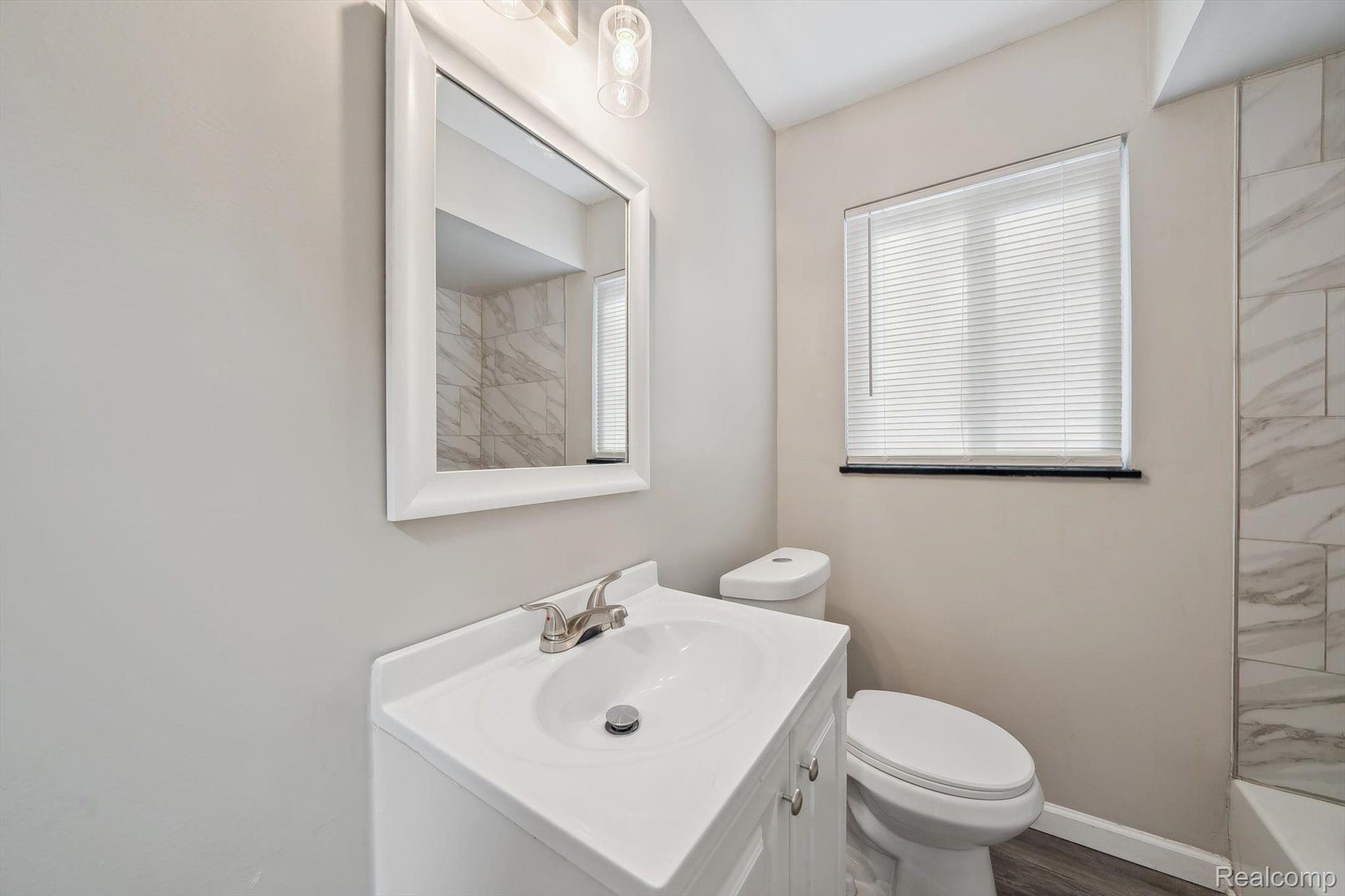 9407 Wayne Road Romulus, MI 48174 - Photo 13 of 22 1st Floor Full Bath