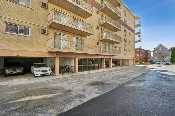 $129,900 | 7443 Washington Street, Unit 307, Forest Park, IL 60130