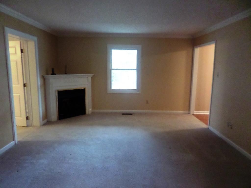 100 Naples Lane Oak Ridge, TN 37830 - Photo 12 of 40 Family Room