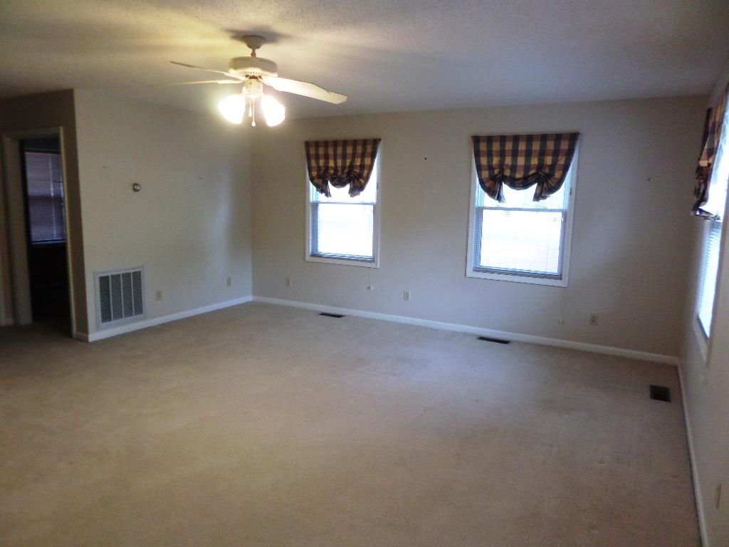 100 Naples Lane Oak Ridge, TN 37830 - Photo 21 of 40 Master Bedroom