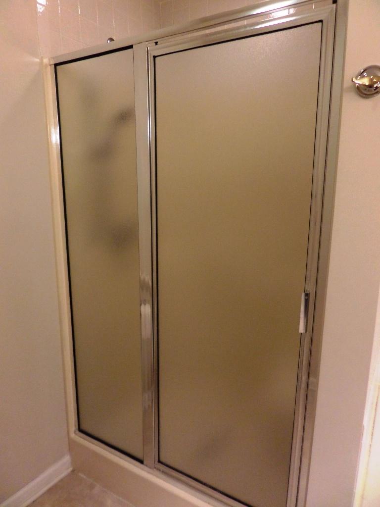 100 Naples Lane Oak Ridge, TN 37830 - Photo 24 of 40 Master Bedroom Shower