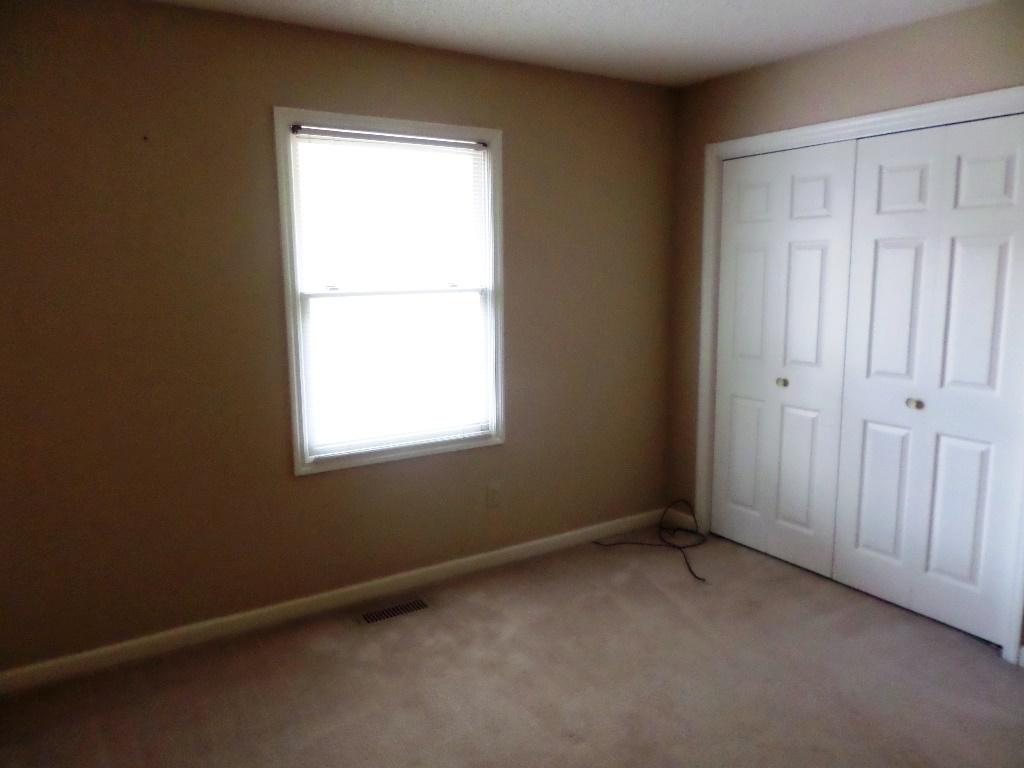 100 Naples Lane Oak Ridge, TN 37830 - Photo 34 of 40 Third Bedroom