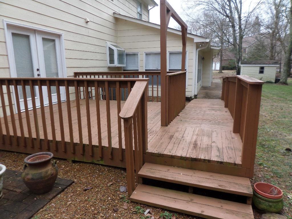 100 Naples Lane Oak Ridge, TN 37830 - Photo 9 of 40 Additional View of the Deck.