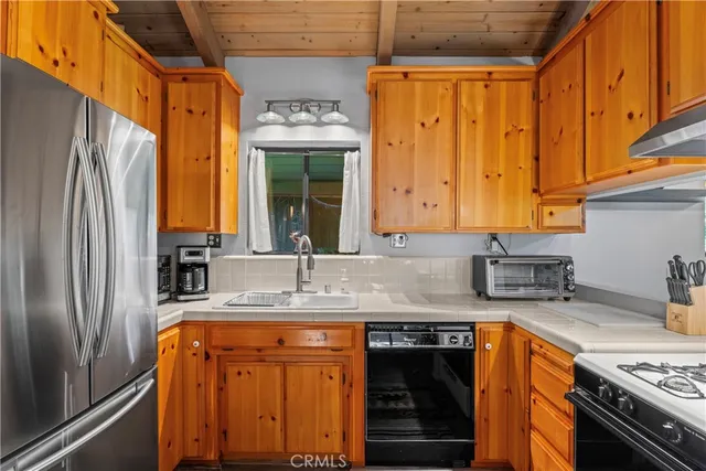 $399,000 | 760 Lake Drive, Lake Arrowhead, CA 92352