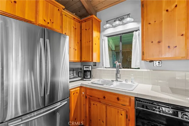 $399,000 | 760 Lake Drive, Lake Arrowhead, CA 92352