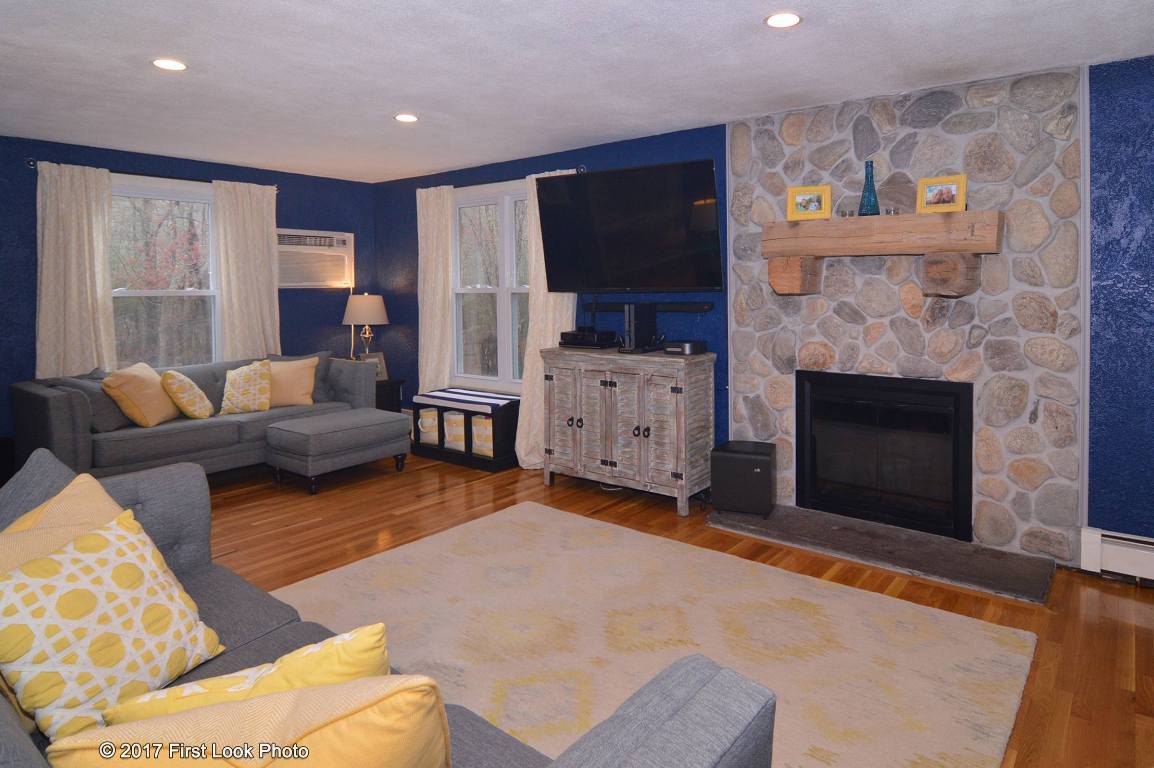 480 Chestnut Hill Road Glocester, RI 02814 - Photo 5 of 37