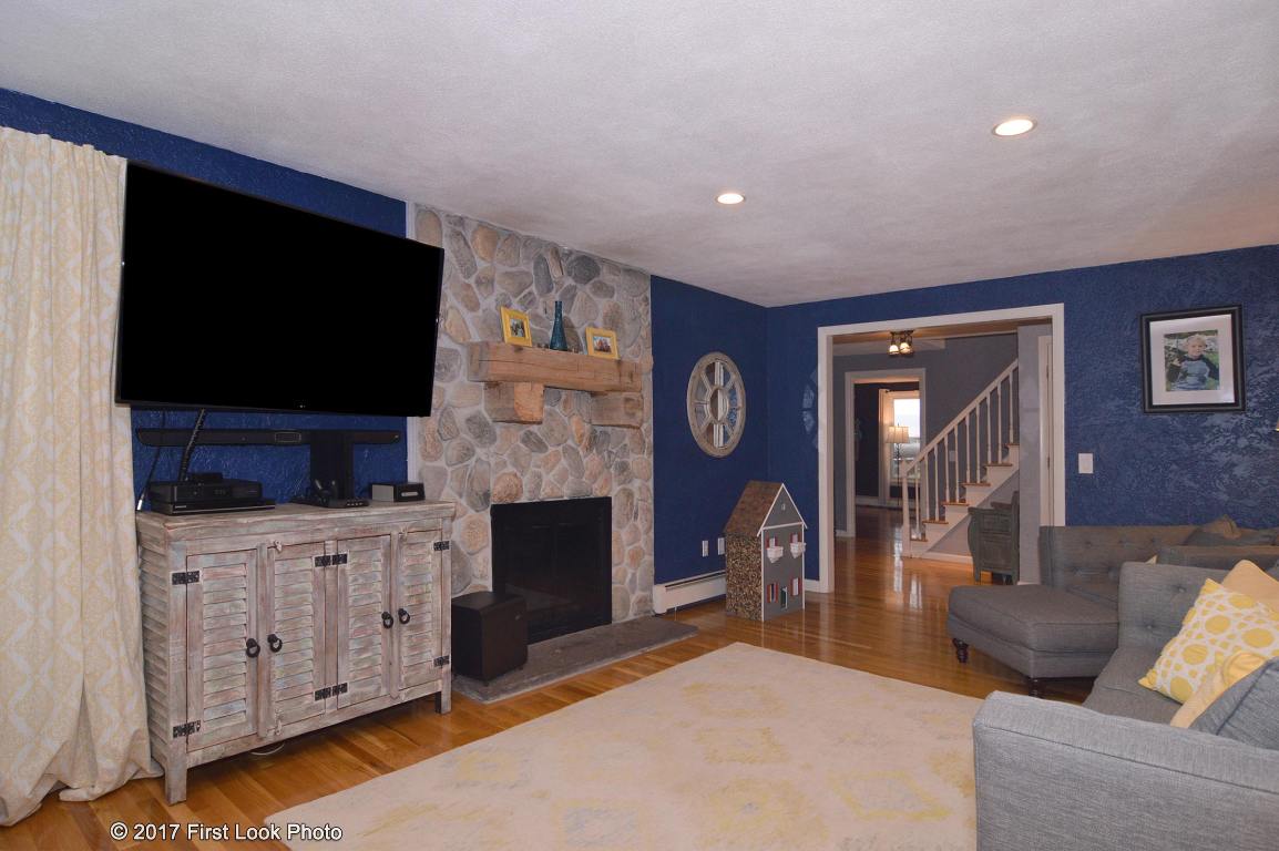 480 Chestnut Hill Road Glocester, RI 02814 - Photo 6 of 37