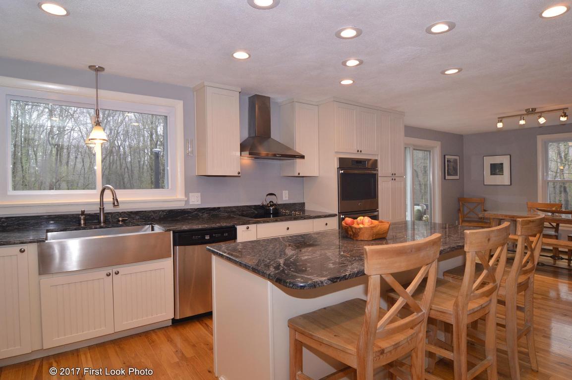 480 Chestnut Hill Road Glocester, RI 02814 - Photo 9 of 37