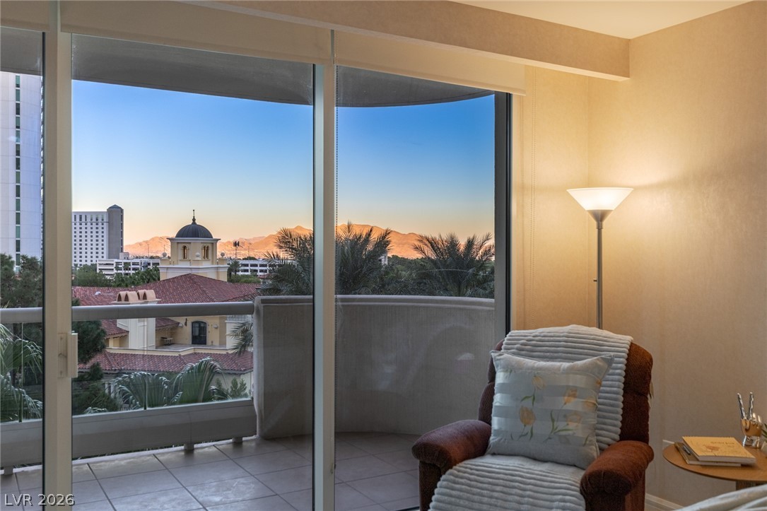 2877 Paradise Road, Unit 504 Las Vegas, NV 89109 - Photo 61 of 62 Evening