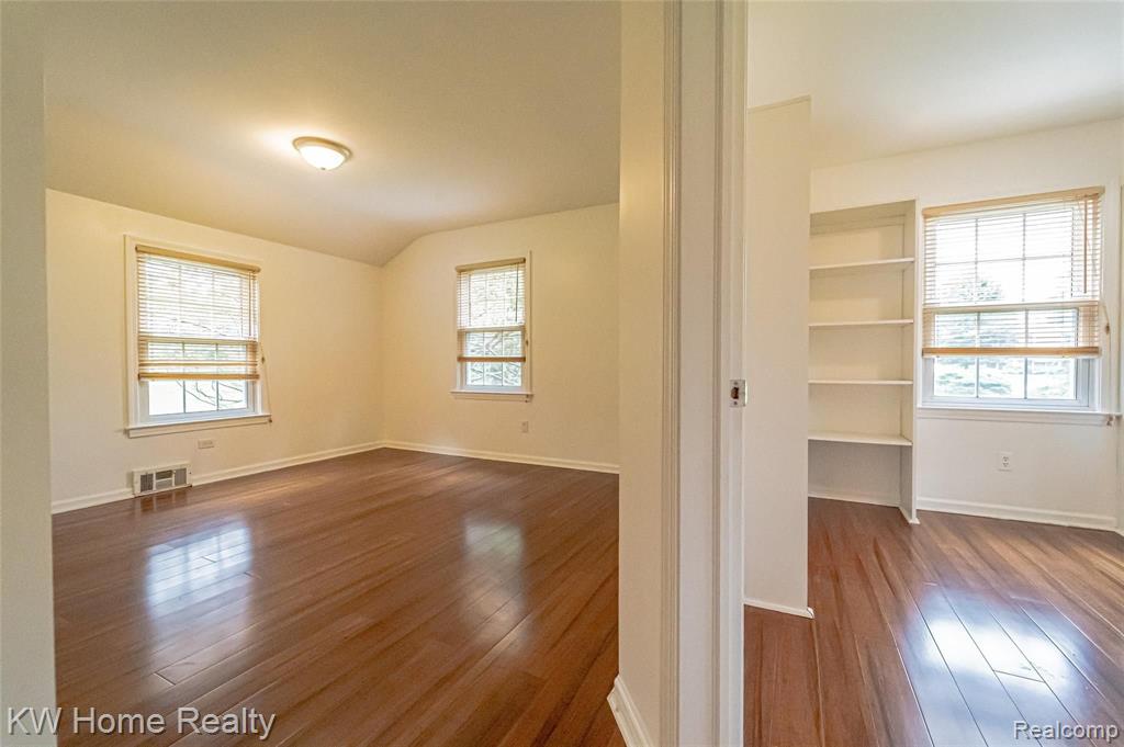 6914 Halyard Road Bloomfield Hills, MI 48301 - Photo 22 of 44