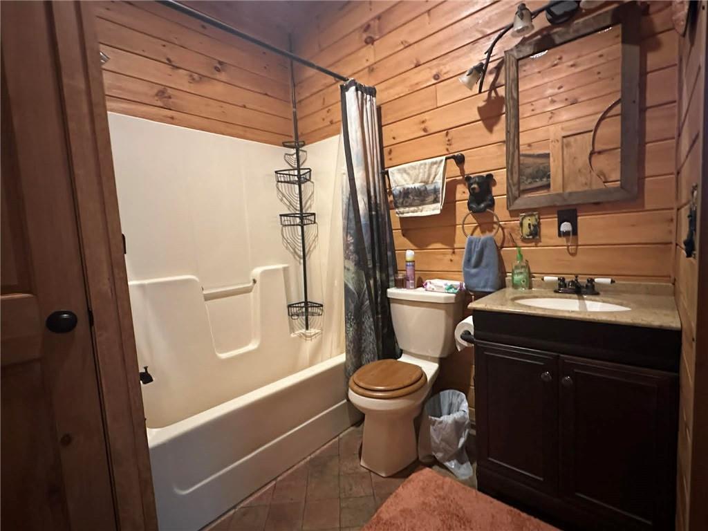 113 Elk Bugle Road Weedville, PA 15868 - Photo 19 of 39 Guest bath