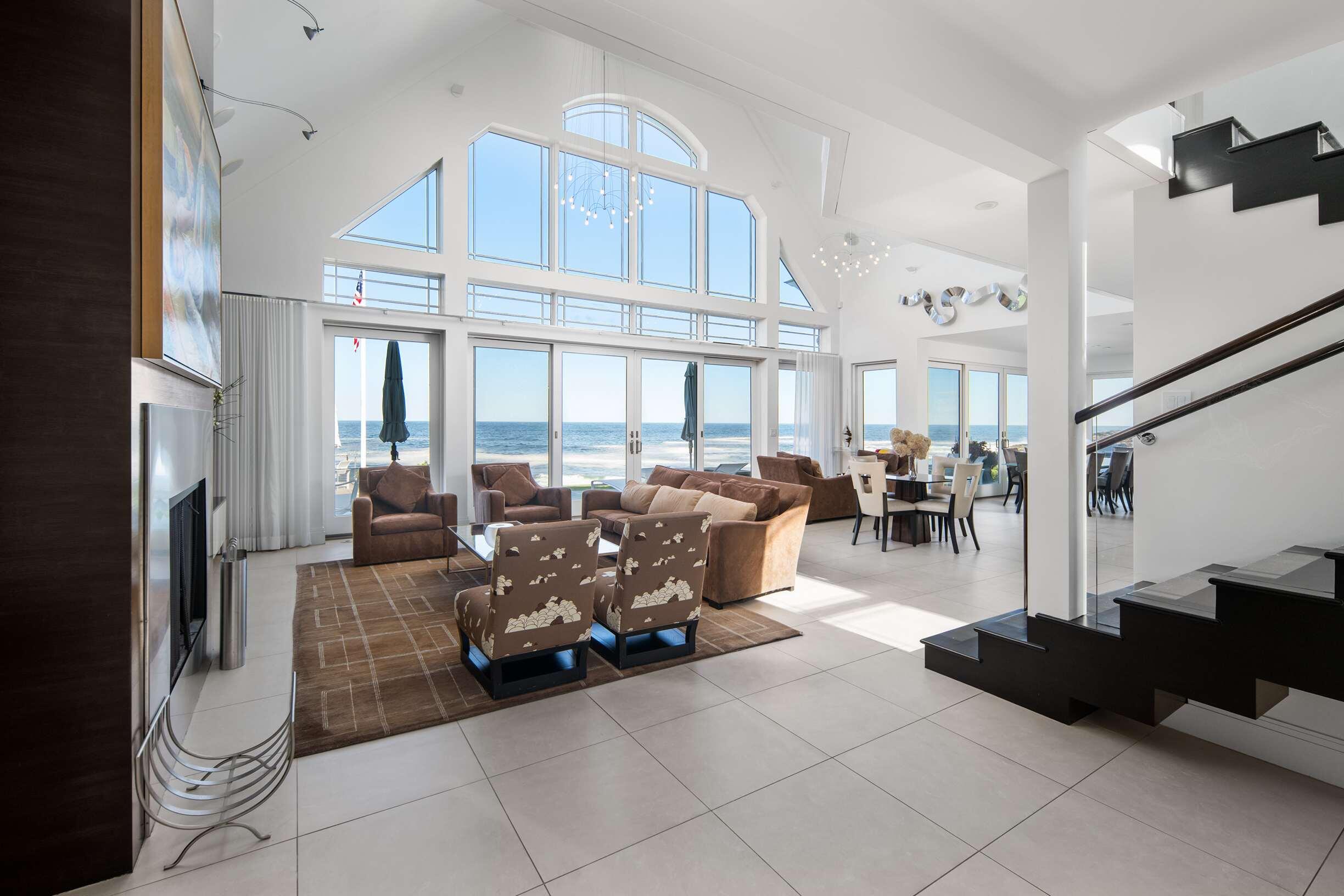 113 Bald Head Cliff Road Cape Neddick, ME 03902 - Photo 6 of 50 Living Room