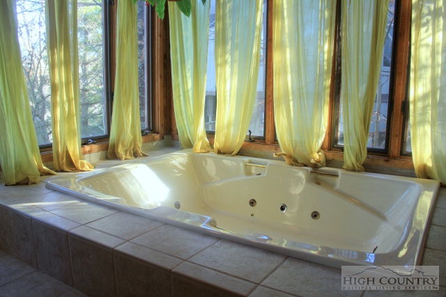 236 Moss Ridge Sugar Mountain, NC 28604 - Photo 5 of 13 Gallery Image 5