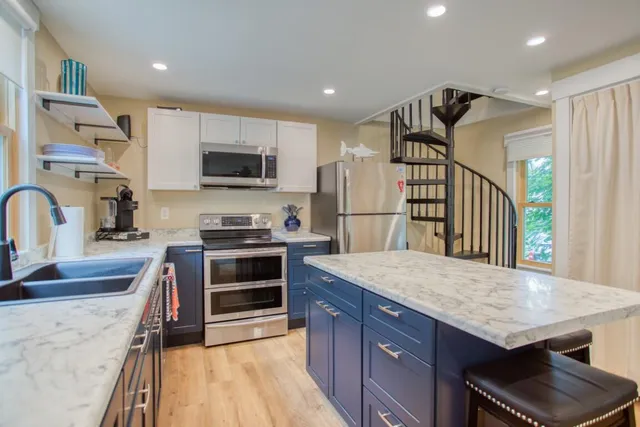 $895,000 | 66 Townsend Avenue, Boothbay Harbor, ME 04538