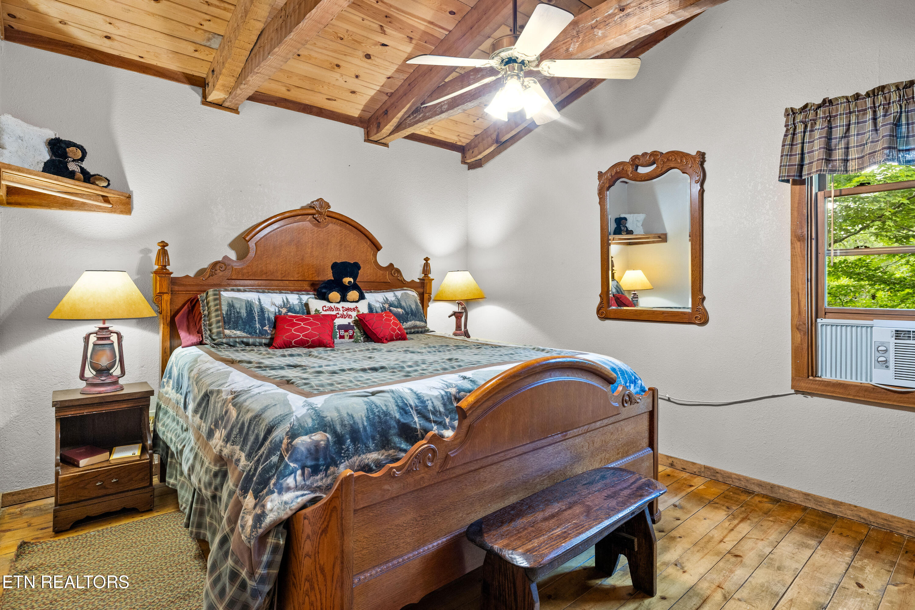 108 Timberwinds Way Townsend, TN 37882 - Photo 29 of 40 Upstairs Bedroom