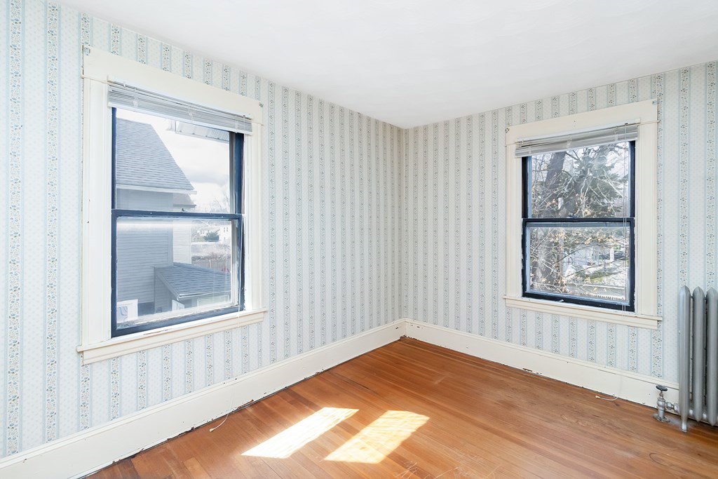 38 Howes Street Springfield, MA 01118 - Photo 26 of 31