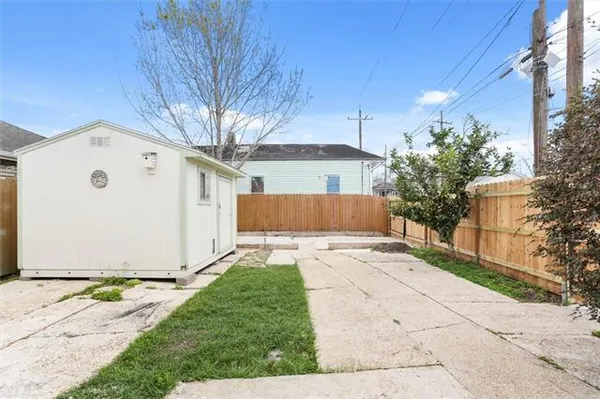 $2,000 | 1201 France Street, New Orleans, LA 70117