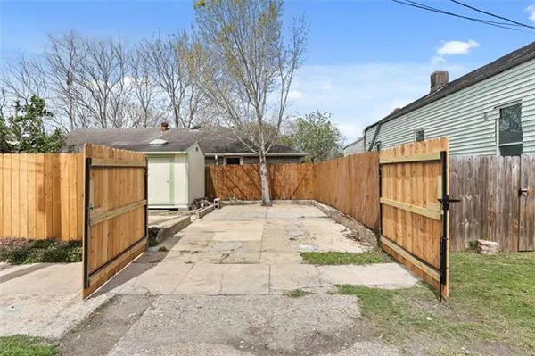 $2,000 | 1201 France Street, New Orleans, LA 70117