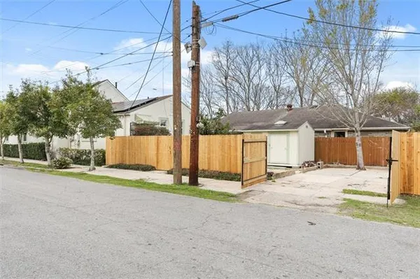$2,000 | 1201 France Street, New Orleans, LA 70117