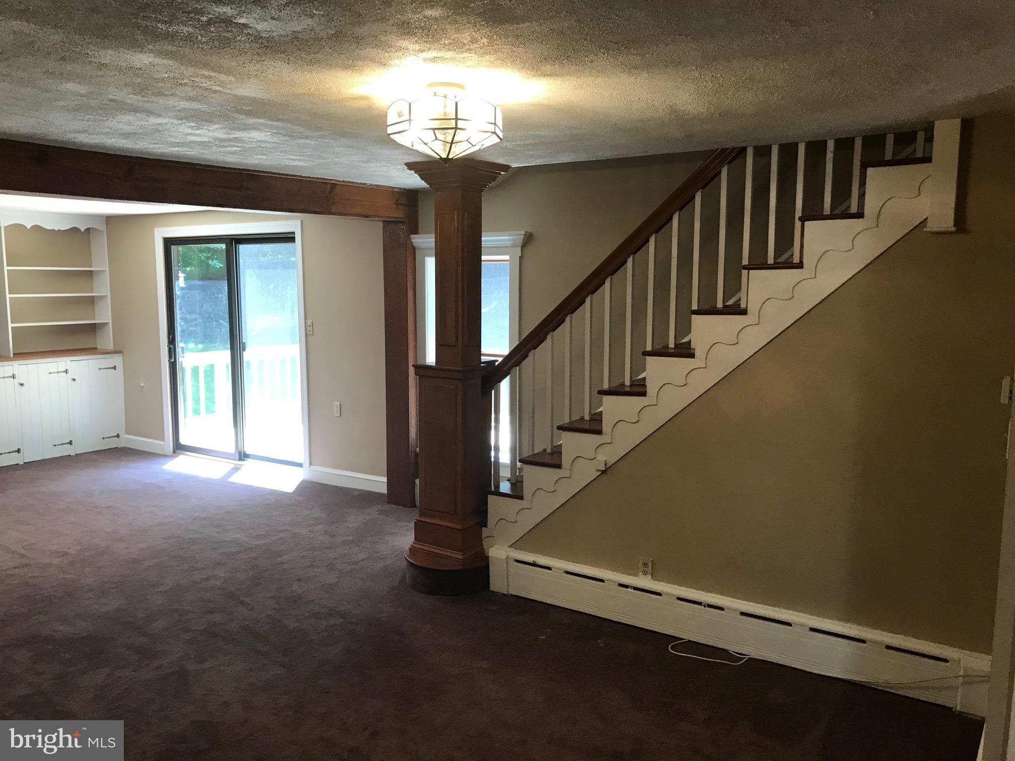 140 Himmelwright Road Barto, PA 19504 - Photo 13 of 41 LIVING ROOM