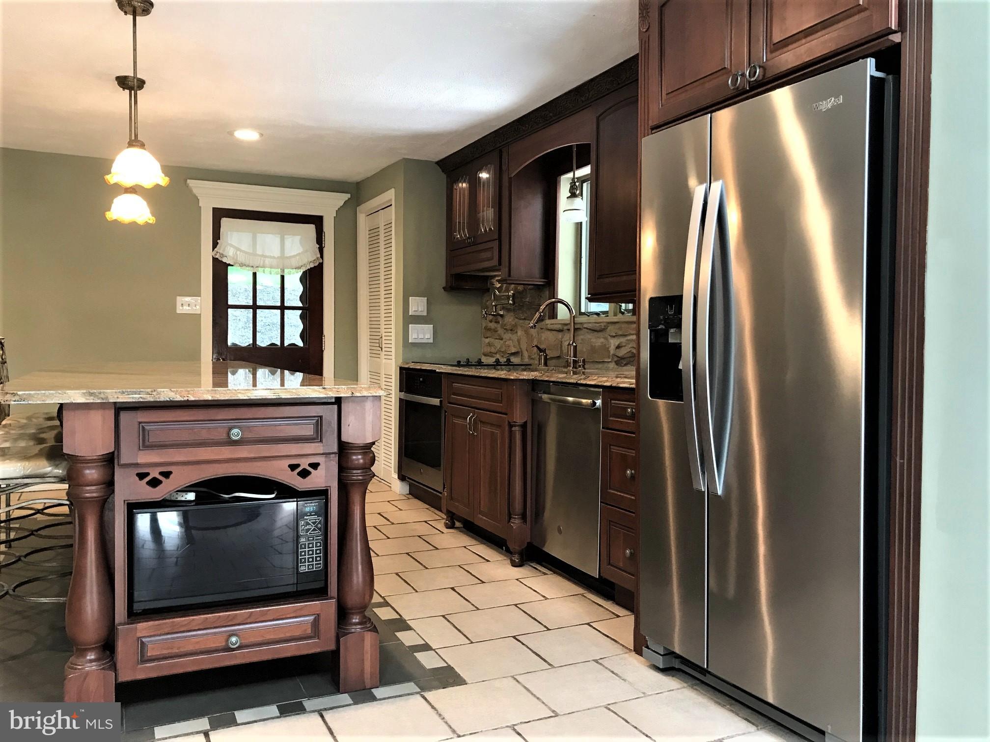 140 Himmelwright Road Barto, PA 19504 - Photo 9 of 41 KITCHEN
