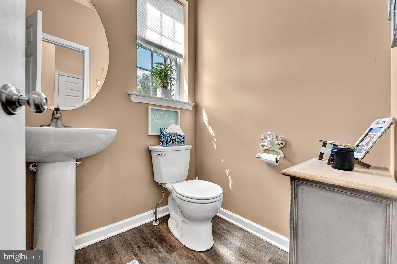 125 Roxboro Road Lawrenceville, NJ 08648 - Photo 14 of 42 1st Level Powder Room