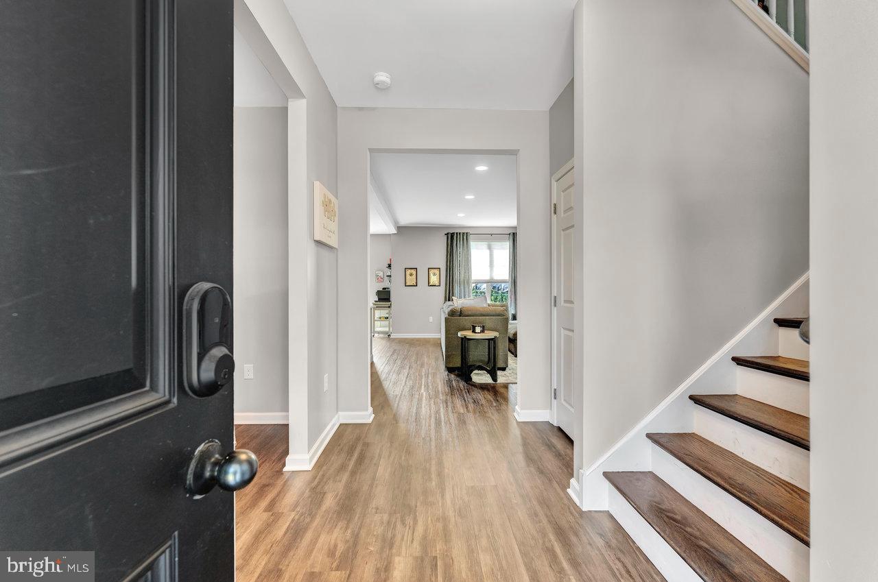 125 Roxboro Road Lawrenceville, NJ 08648 - Photo 4 of 42 Entrance Foyer