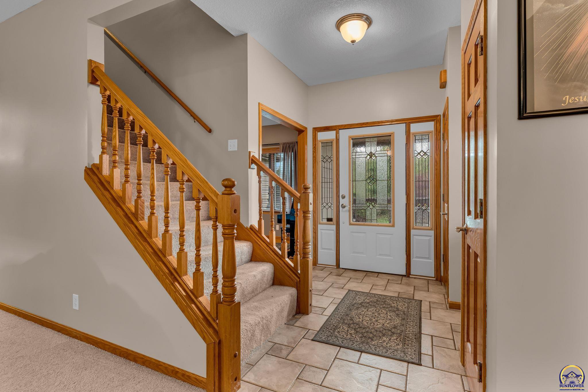 3232 Northwest 34th Street Topeka, KS 66618 - Photo 12 of 60