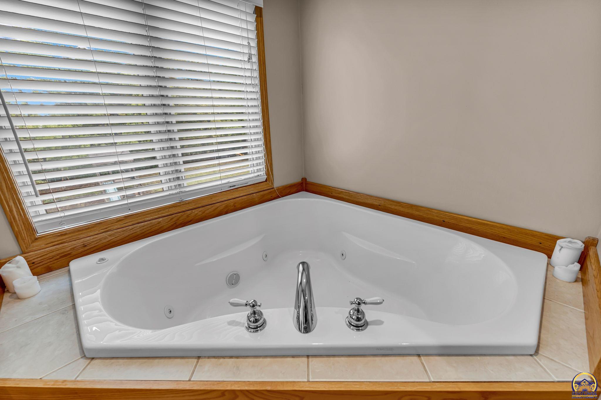 3232 Northwest 34th Street Topeka, KS 66618 - Photo 34 of 60