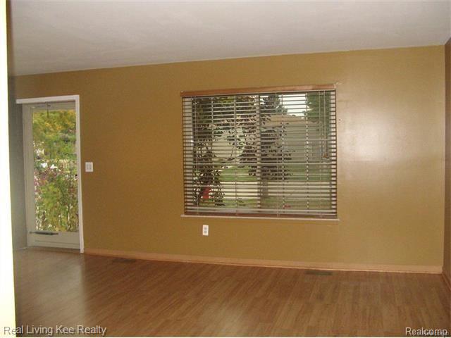 481 Buckingham Road Canton, MI 48188 - Photo 4 of 19