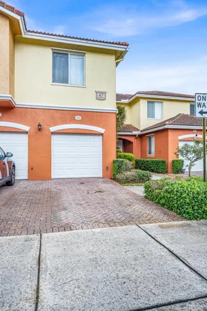 $2,400 | 47 Southeast Sedona Circle, Unit 102, Stuart, FL 34994