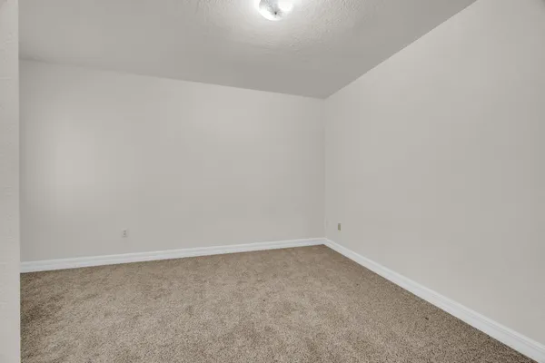 $2,400 | 47 Southeast Sedona Circle, Unit 102, Stuart, FL 34994