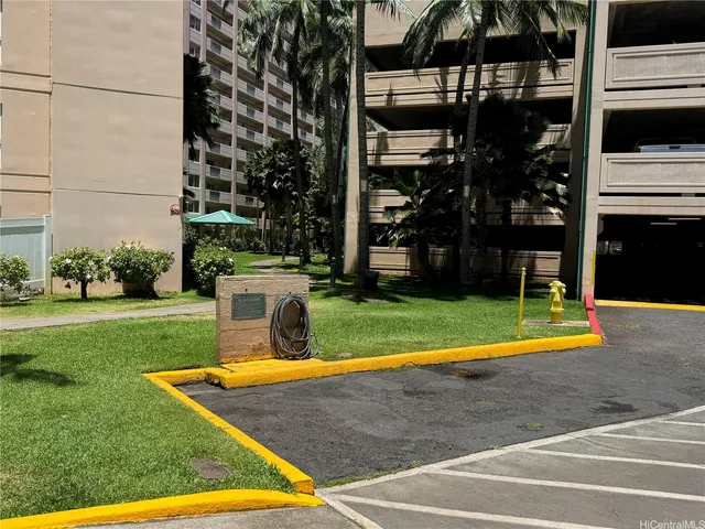 $575,000 | 3075 Ala Poha Place, Unit 1102, Honolulu, HI 96818