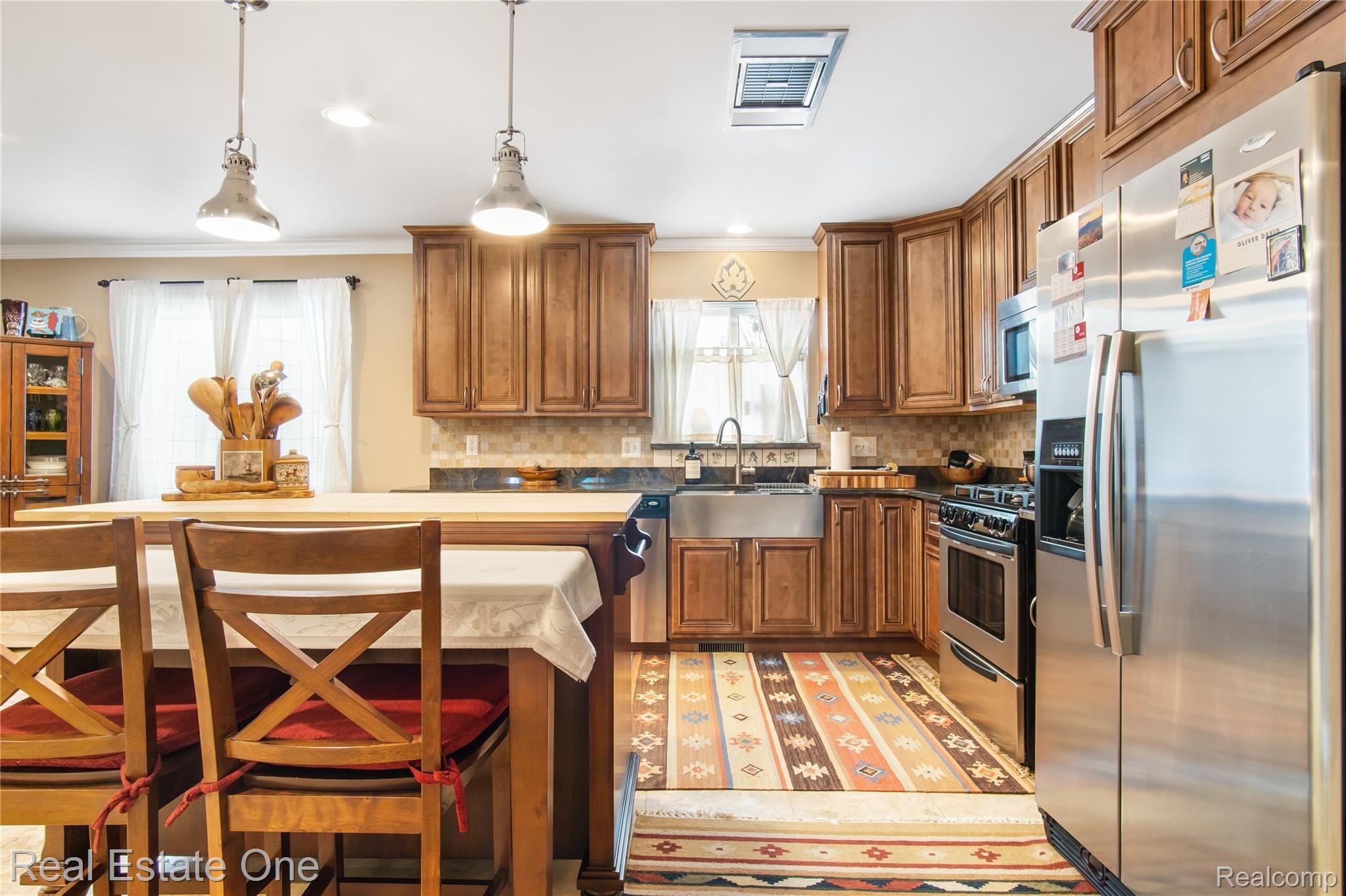 41777 Hayes Road Sterling Heights, MI 48313 - Photo 5 of 29 DSC01369.jpg