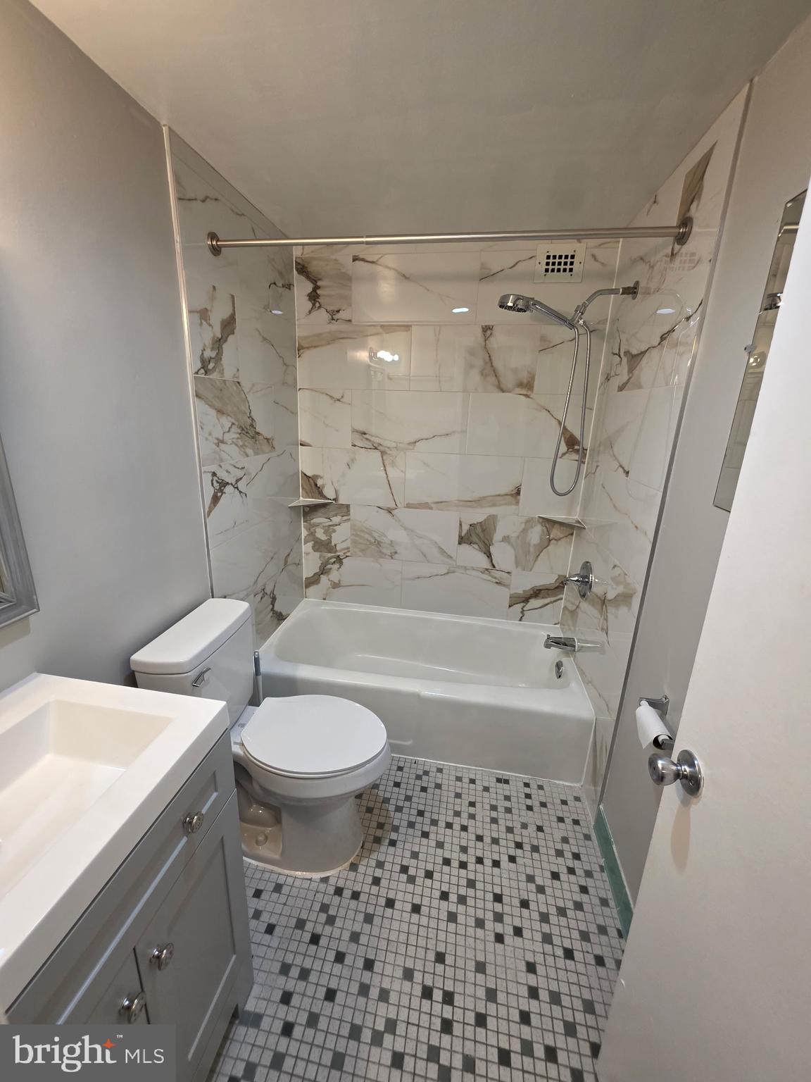 3245 Rio Drive, Unit 204 Falls Church, VA 22041 - Photo 6 of 17