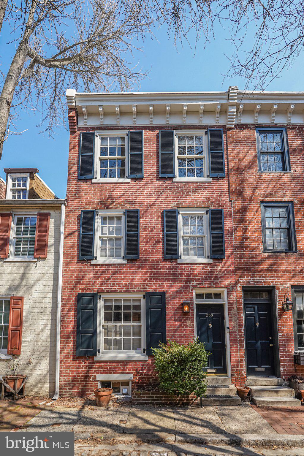 239 Quince Street Philadelphia, PA 19107 - Photo 2 of 10 front view of a building