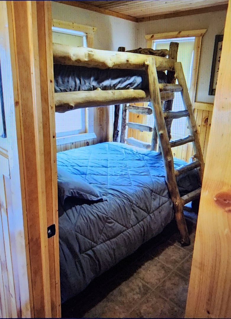 3341 East 2059th Road Ottawa, IL 61350 - Photo 5 of 18