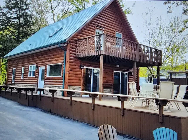 $2,250 | 3341 East 2059th Road, Ottawa, IL 61350