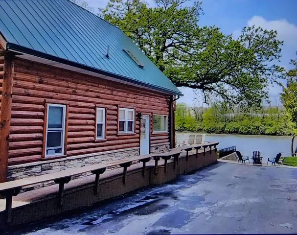 $2,250 | 3341 East 2059th Road, Ottawa, IL 61350