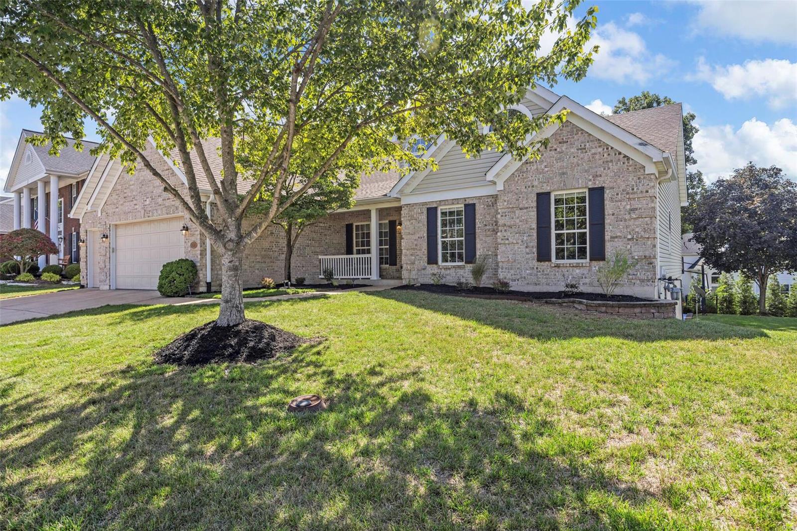 538 Castle Ridge Drive Ballwin, MO 63021 - Photo 3 of 76