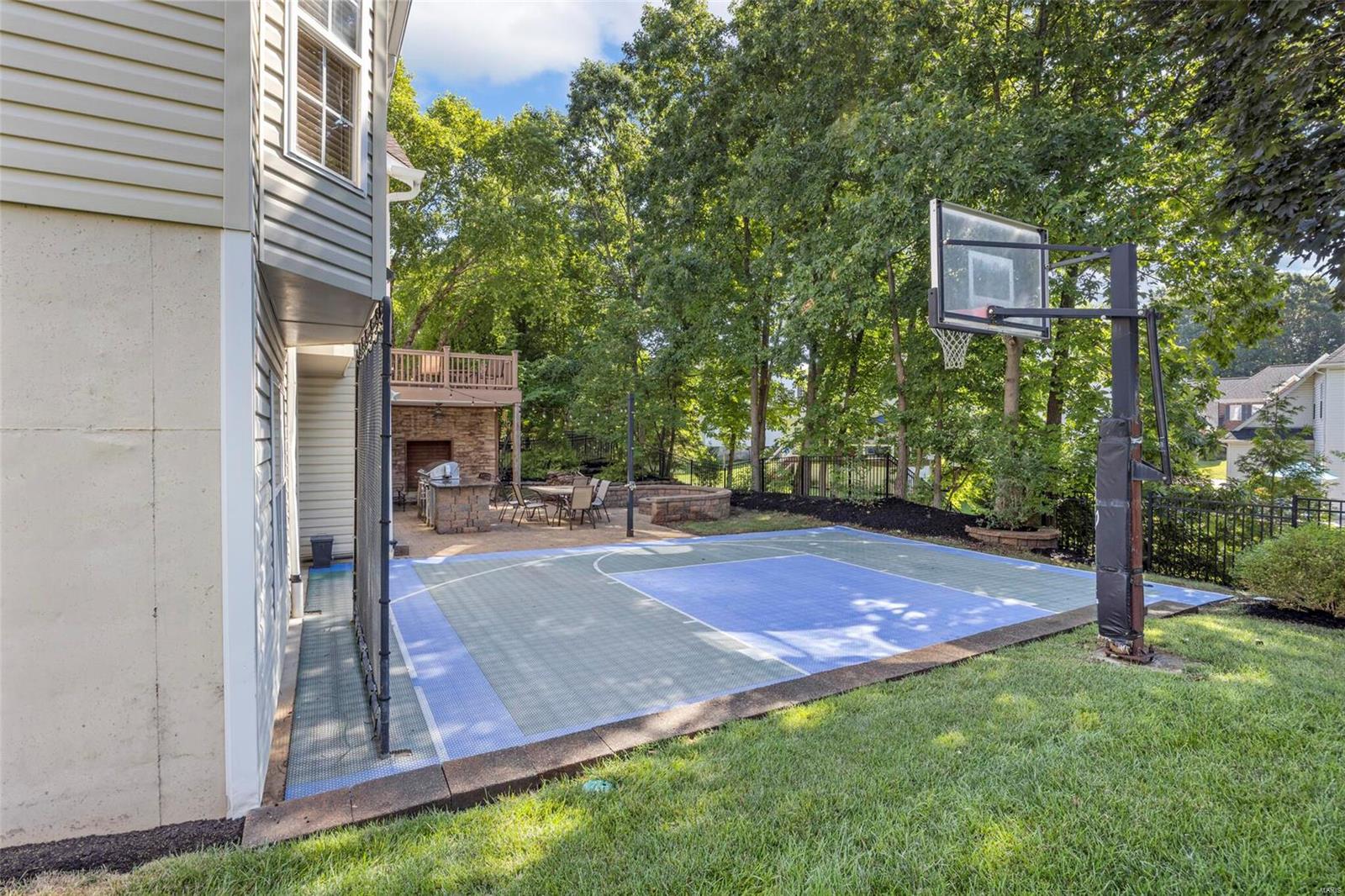 538 Castle Ridge Drive Ballwin, MO 63021 - Photo 4 of 76