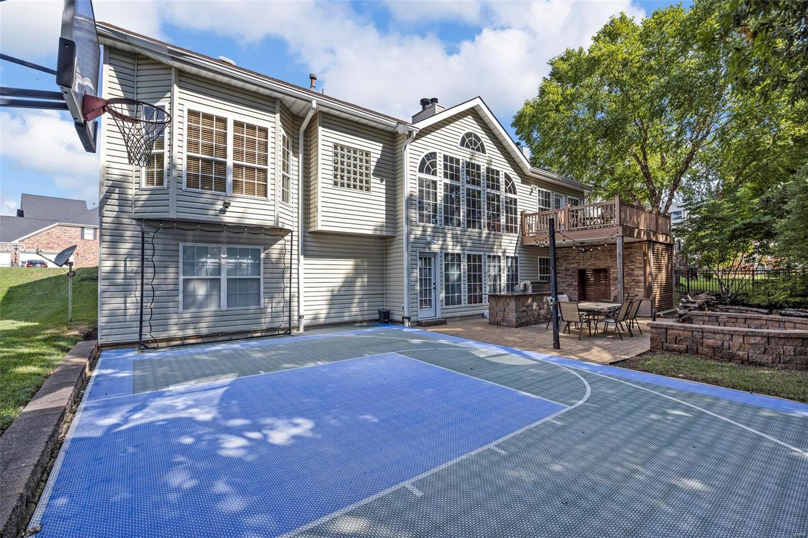 538 Castle Ridge Drive Ballwin, MO 63021 - Photo 5 of 76