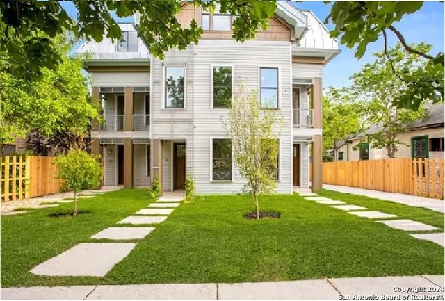 $2,850 | 808 East Carson, Unit 101, San Antonio, TX 78208