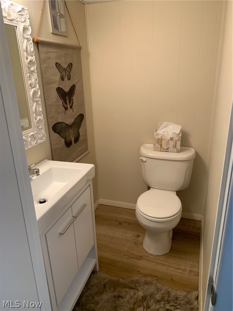5918 Edgewood Road Cleveland, OH 44124 - Photo 20 of 33 1/2 bath lower level