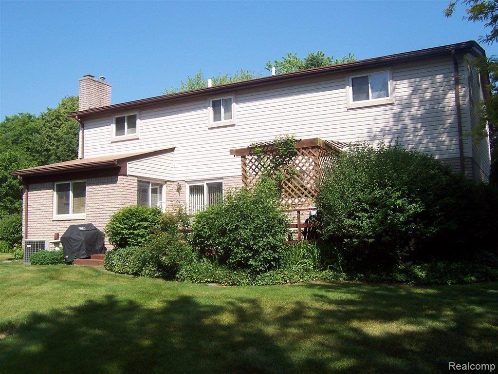 12154 Wildwing Road Plymouth, MI 48170 - Photo 24 of 24 100_2308.JPG