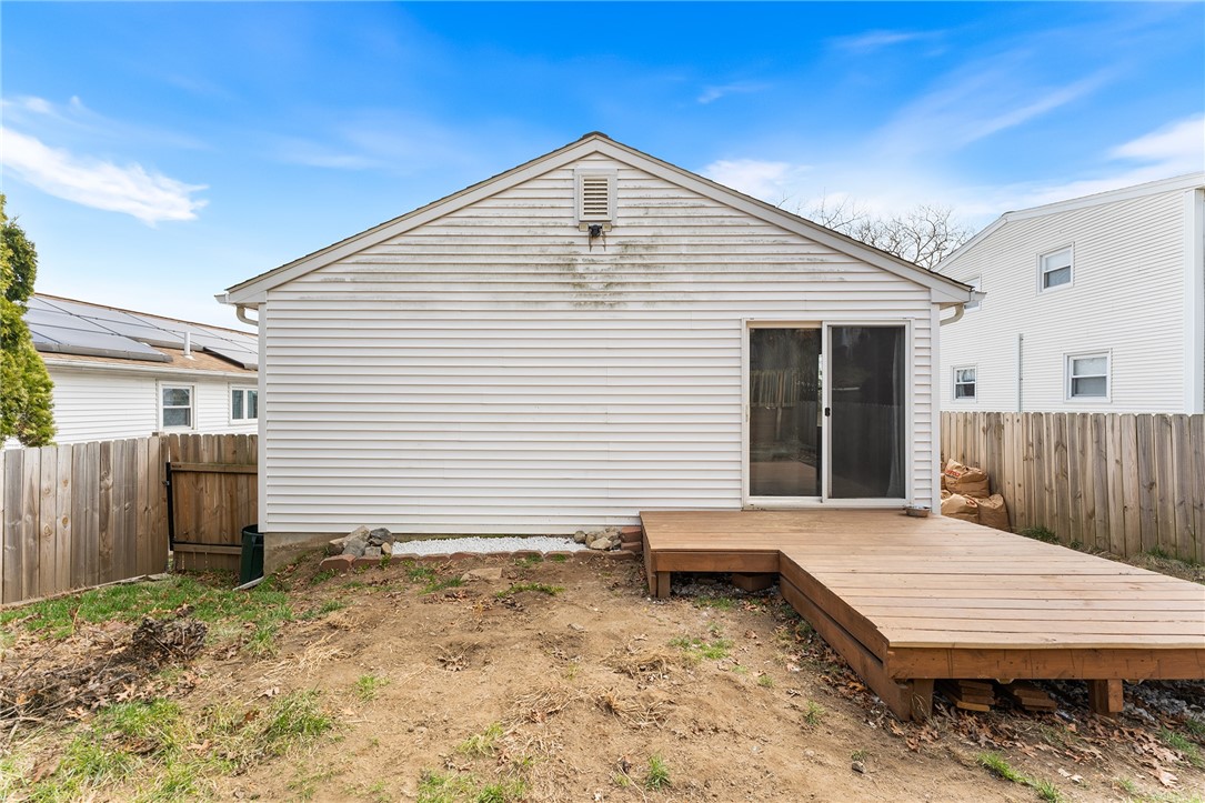 465 Buchanan Street Pawtucket, RI 02860 - Photo 19 of 24