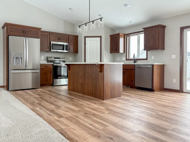 $415,000 | 15588 100th Avenue, Milaca, MN 56353