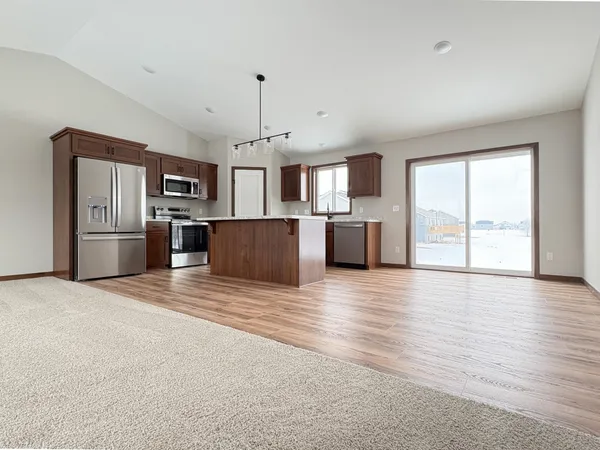 $415,000 | 15588 100th Avenue, Milaca, MN 56353